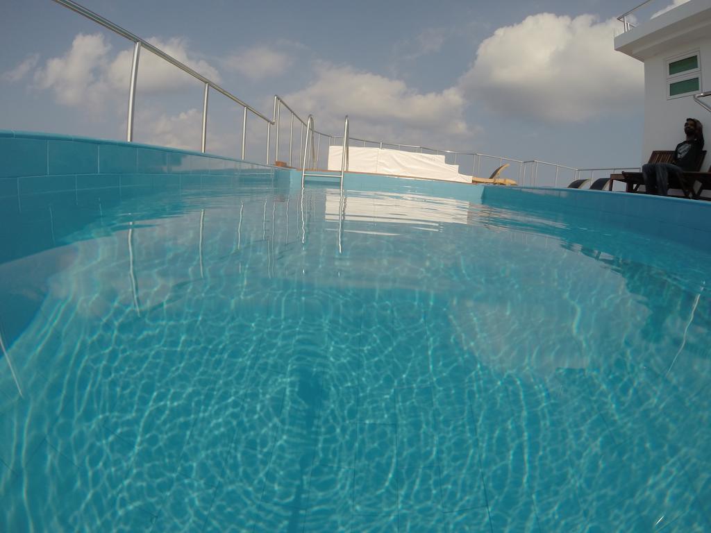 Airport Beach Hotel Hulhumale Zewnętrze zdjęcie