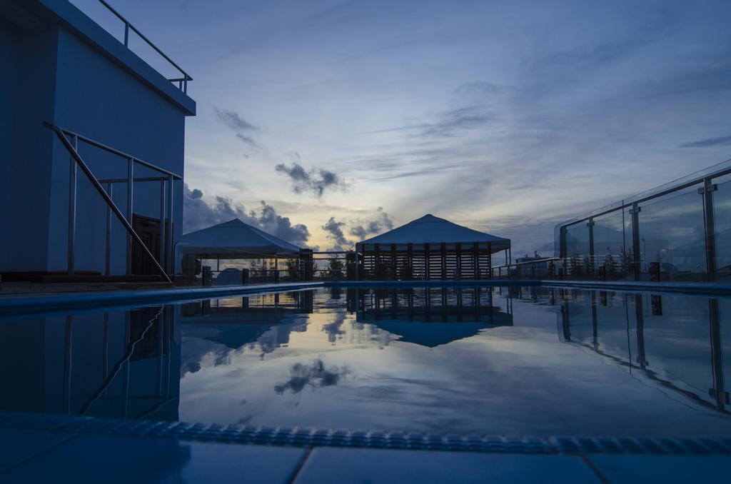 Airport Beach Hotel Hulhumale Zewnętrze zdjęcie