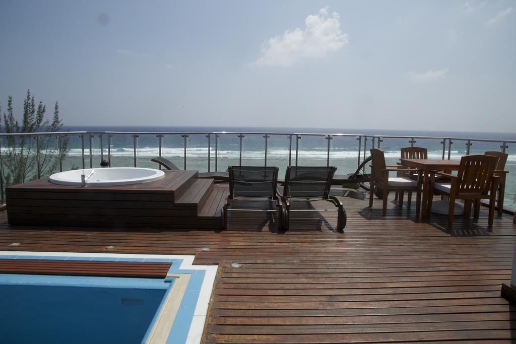 Airport Beach Hotel Hulhumale Zewnętrze zdjęcie