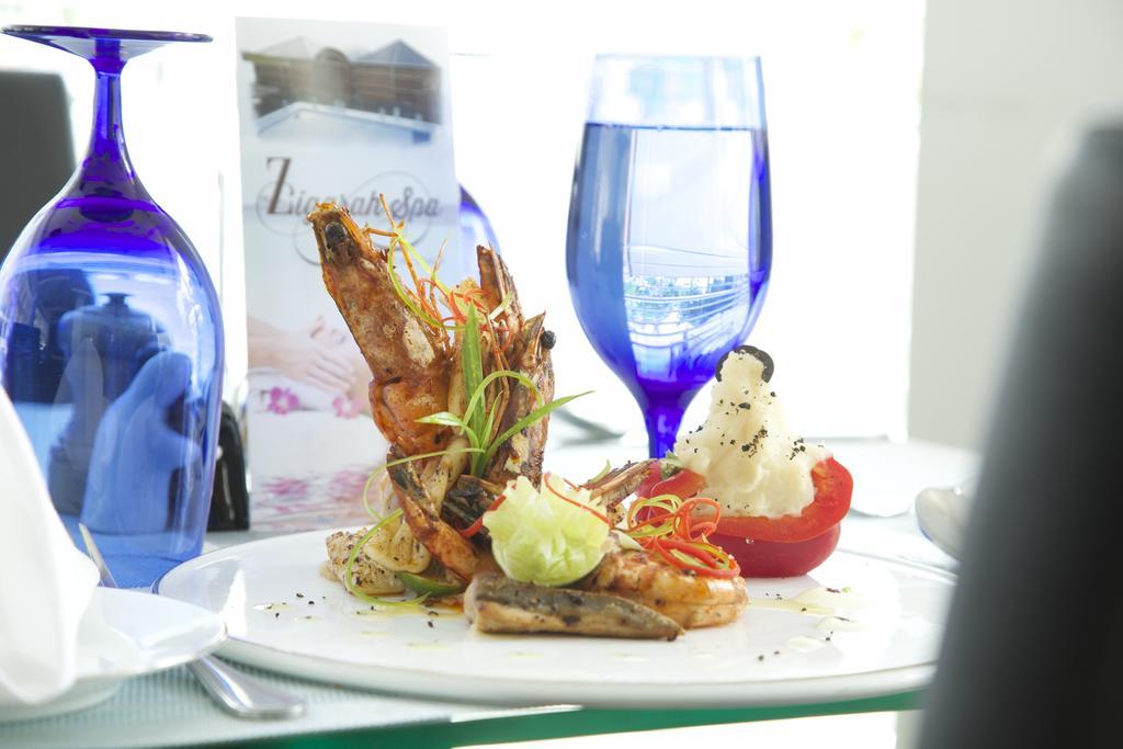 Airport Beach Hotel Hulhumale Zewnętrze zdjęcie