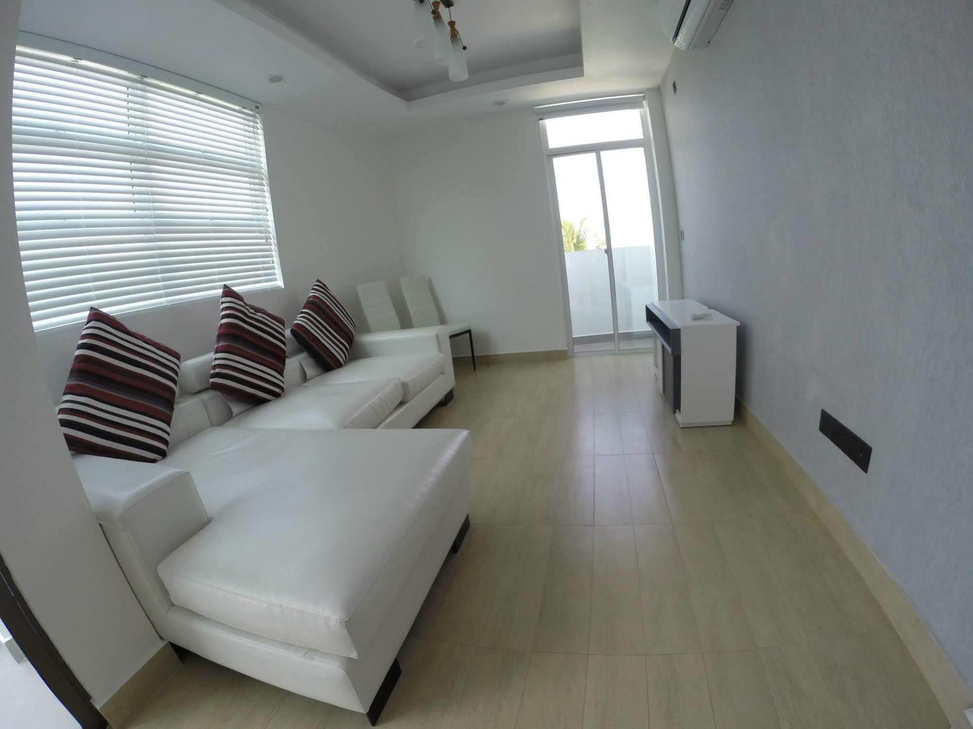 Airport Beach Hotel Hulhumale Zewnętrze zdjęcie