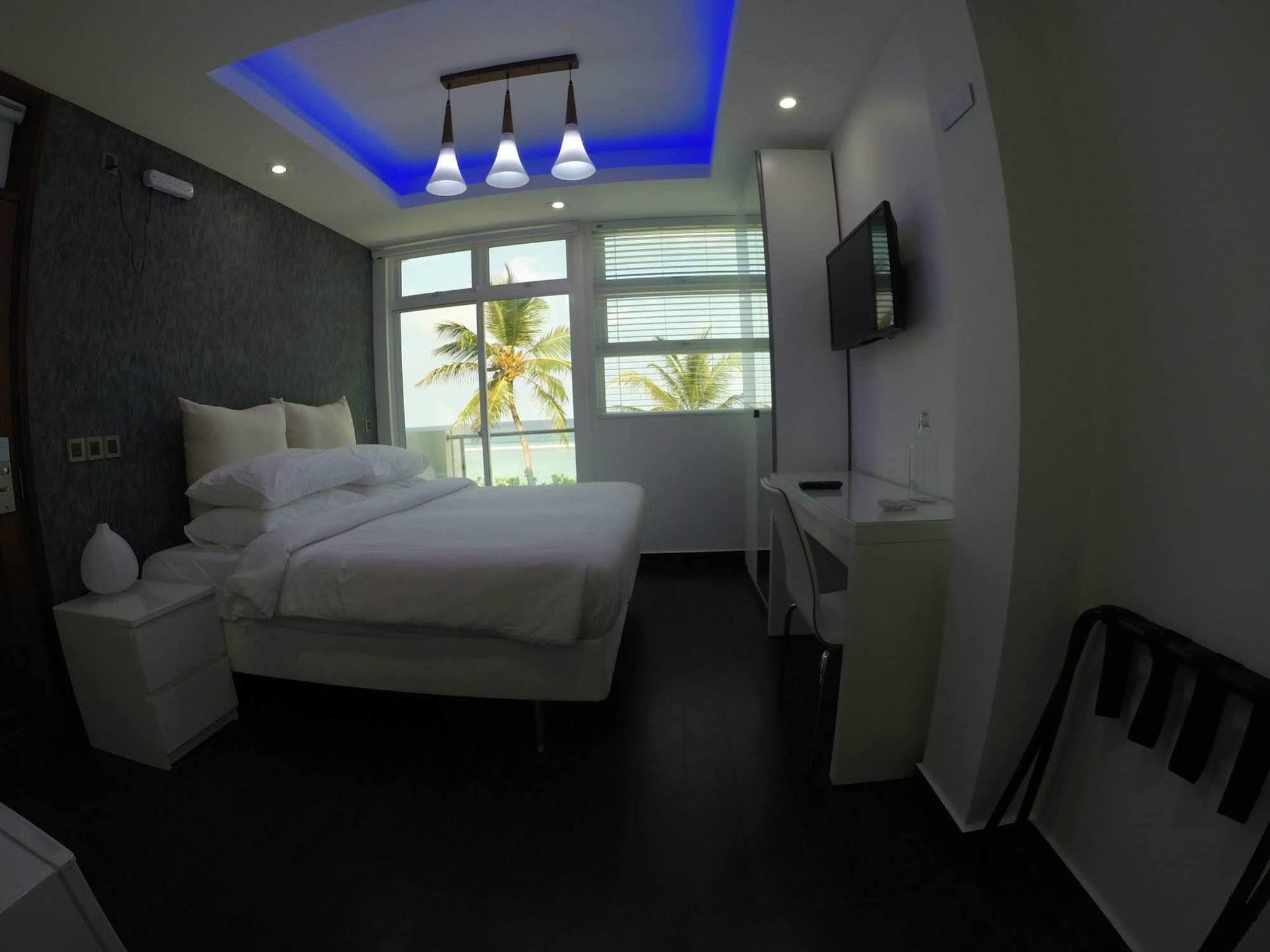 Airport Beach Hotel Hulhumale Zewnętrze zdjęcie